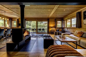 Télévision, cheminée