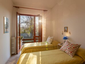 3 Schlafzimmer, Reisekinderbett, kostenloses WLAN, Bettwäsche