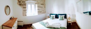 1 bedroom, iron/ironing board, WiFi, bed sheets - La Rocca❤️of UNESCO Medieval Kotor–Luxury 1BR in Heart of Restaurants & Cafés (Kotor)