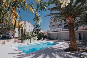 Piscine extérieure, piscine chauffée