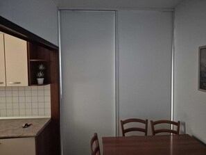 Dining - Two-bedroom apartment with Pool and Terrace in the Center (Novalja)