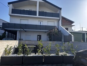 Exterior - Apartment in Pirovac with Balcony, Air condition, WIFI (4717-2) (Pirovac)