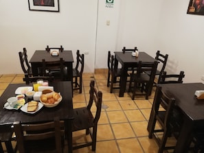 Free daily buffet breakfast