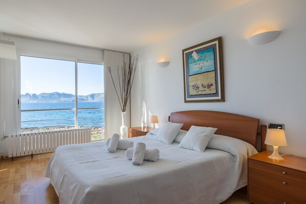 4 soverom, safe på rommet, strykejern/-brett og wi-fi