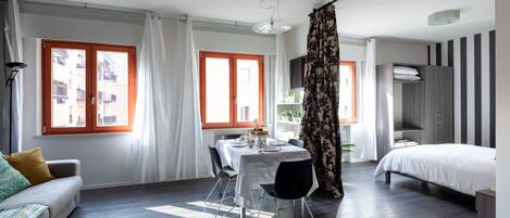 1 dormitorio, tabla de planchar con plancha, cuna de viaje y wifi gratis