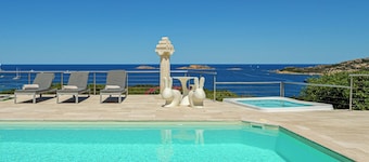 PORT CERVO • DESIGN AND COMFORT Villa pool and jacuzzi, beautiful view Pevero