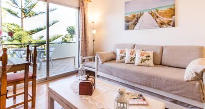 Apto Las Palomas. Apartment next to La Herradura Beach.