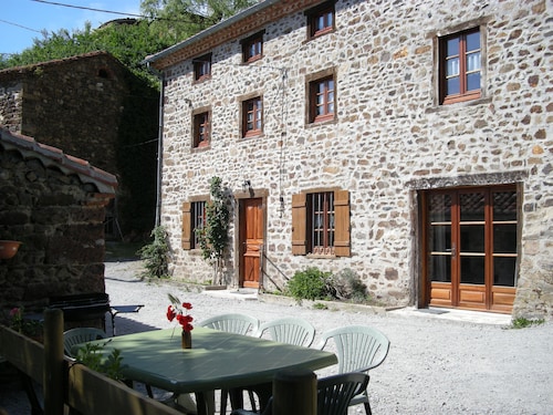 Gîte  en bordure de forêt et proche des gorges de l'allier