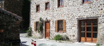 Cottage ai margini della foresta e vicino alle gole dell'allier