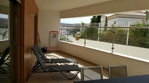Terrace/patio - Frontline apartment block with Sea views. Apartment has a large private balcony. (Albufeira)