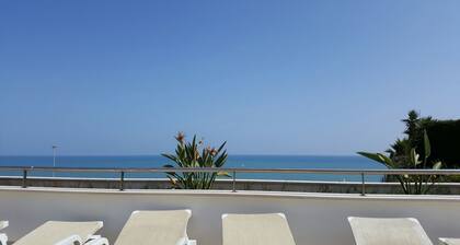 Frontline apartment block with Sea views. Apartment has a large private balcony.