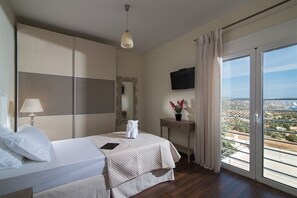 4 室のベッドルーム、アイロン / アイロン台、WiFi (無料)、ベッドシーツ