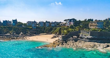 Between Dinard and Dinan, small country house entirely on one level