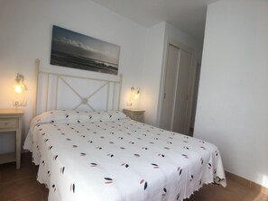 3 dormitorios, sistema de insonorización, tabla de planchar con plancha