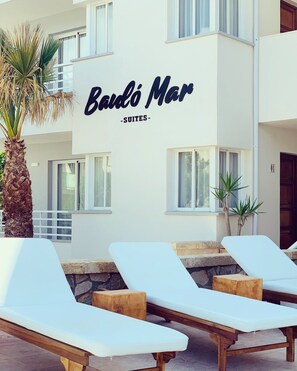 Property grounds - Peacefull apartment close to the sea. (Can Picafort)