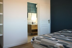 6 bedrooms, iron/ironing board, travel crib, WiFi