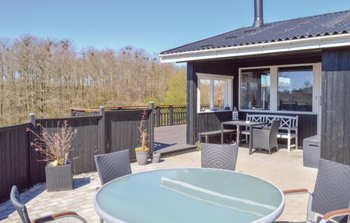 2 huoneen majoitusta Kirke Hyllingessa