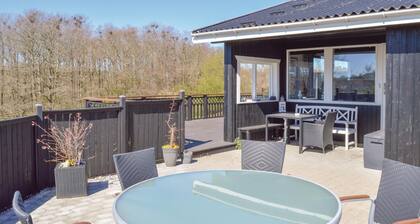 2 huoneen majoitusta Kirke Hyllingessa