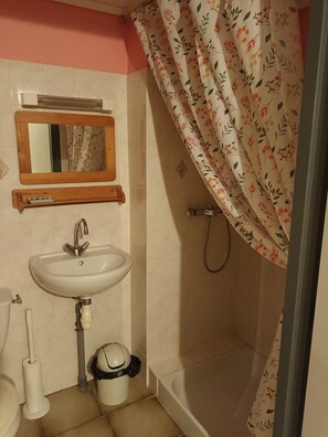 Shower, toilet paper