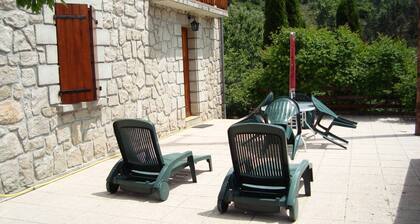quiet house in the countryside