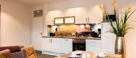 Køleskab, mikrobølgeovn, ovn, opvaskemaskine