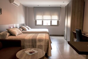 1 chambre, fer et planche à repasser, Wi-Fi, draps fournis