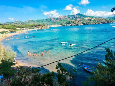 VILLETTA "MIMOSA" close to the beach, nice private garden, air conditioning