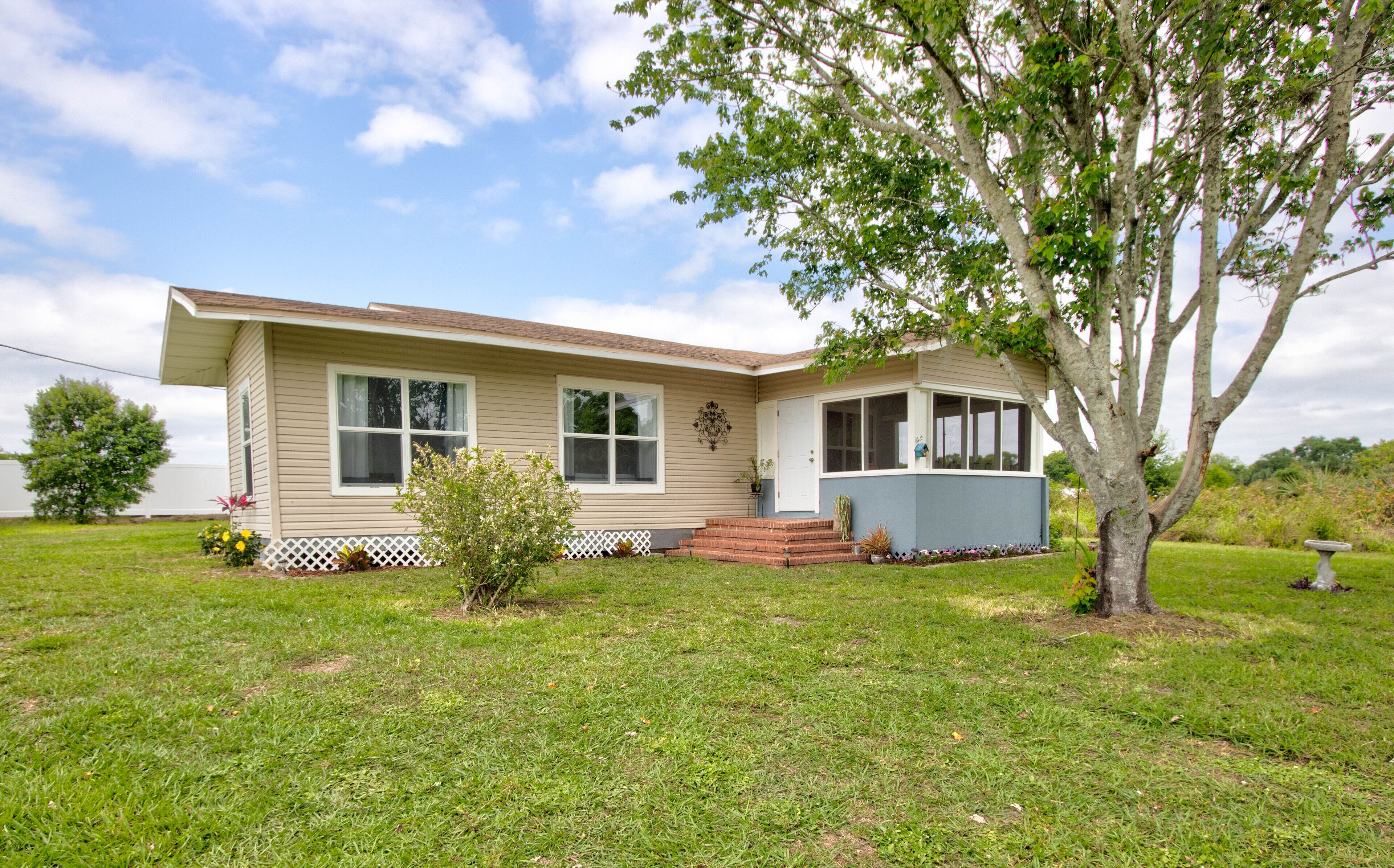 Farm House Stay 5 Miles to Legoland!