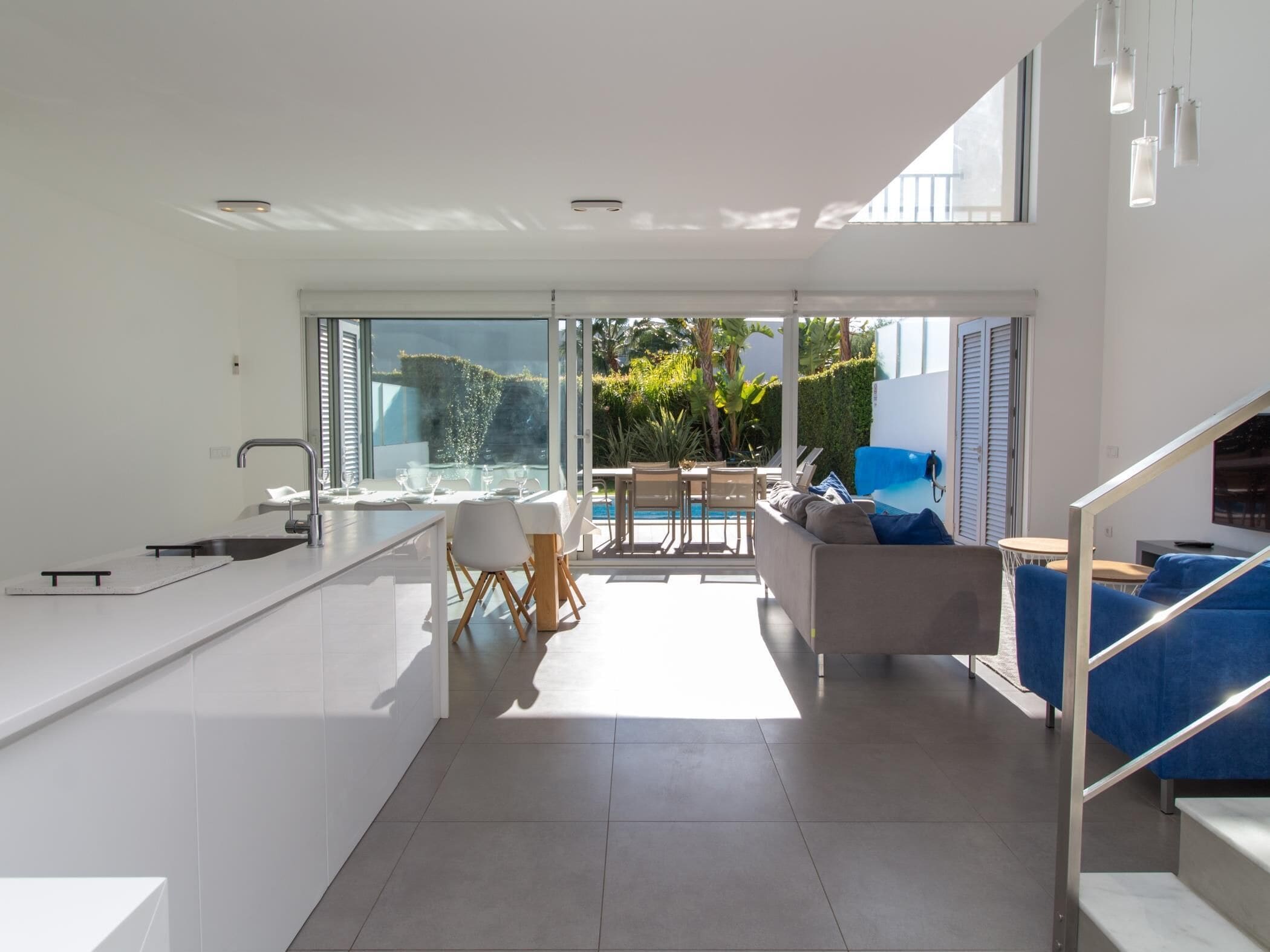 Refrigerador, microondas, horno y lavavajillas 