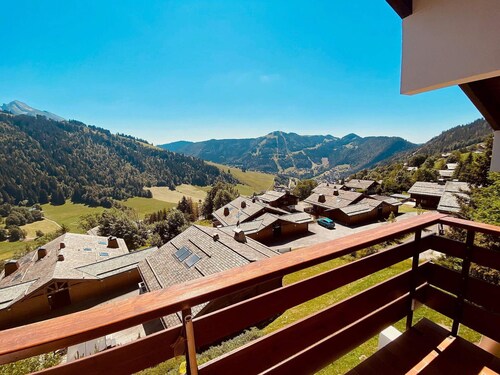 2-room cabin, unpretentious with balcony and parking