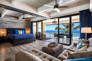 Smart TV, stereo - Fabulous Top Floor Penthouse with Two Bedroom Suites - Unit 413 (Kailua-Kona)