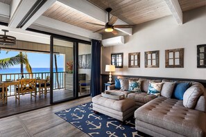 Smart TV, stereo - Fabulous Top Floor Penthouse with Two Bedroom Suites - Unit 413 (Kailua-Kona)