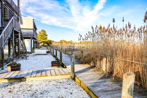 Pony Swim - Water Front Duplex,beautiful views. decks,NO LINENS PROVIDED