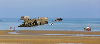 2/4 person gite near the landing beaches