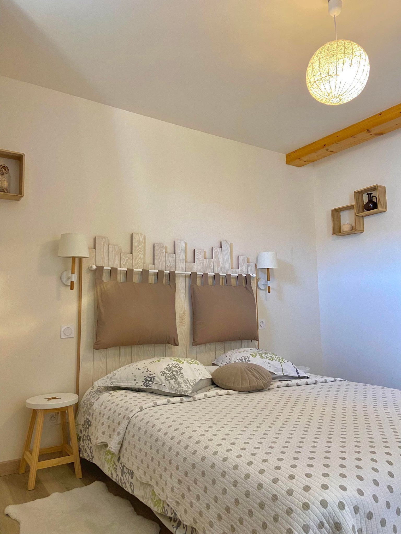 1 chambre, fer et planche à repasser, draps fournis