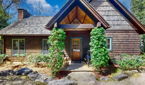 Exterior - High Pond Cottage - within Osseroga Lake Community (Highlands)