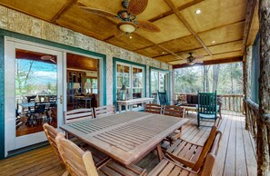 Outdoor dining - High Pond Cottage - within Osseroga Lake Community (Highlands)