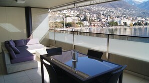 Outdoor dining - Panoramic view of Lake 305 (Locarno)