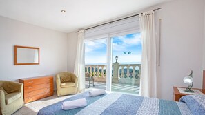 5 bedrooms, iron/ironing board, internet