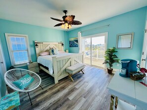 5 bedrooms, in-room safe, desk, iron/ironing board - Waterfront with Ocean Views, Private Pier, Arcades, Game Room, Firepit, Hot Tub! (Oak Island)