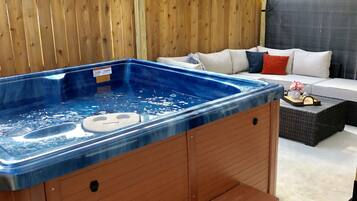 Bañera de hidromasaje exterior