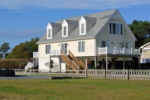 Exterior - Channel Breeze - Water View - Fenced in Backyard NO LINENS OR TOWELS PROVIDED (Chincoteague)
