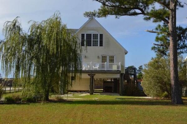 Exterior - Channel Breeze - Water View - Fenced in Backyard NO LINENS OR TOWELS PROVIDED (Chincoteague)