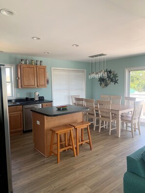 Dining - Channel Breeze - Water View - Fenced in Backyard NO LINENS OR TOWELS PROVIDED (Chincoteague)