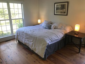 4 slaapkamers, een strijkplank/strijkijzer, wifi, beddengoed