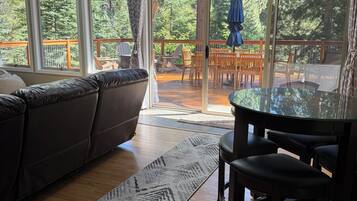 Smart TV, video games, DVD player, video library