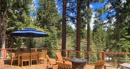 “Bearadise” A/C- HotTub- Decks-Shuffleboard- peaceful and serene.
