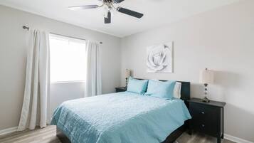 3 chambres, espace de travail pour ordinateur portable