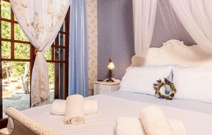 3 bedrooms, travel cot, free WiFi, bed sheets