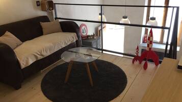 Télévision, lecteur de DVD, livres, médiathÚque